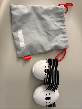 Alpine Kids White Mittens with Red Drawstring Pouch